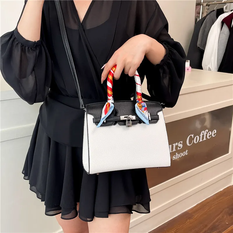 

Portable Light Luxury Female Bag Handbag Practical Temperament Multifunctional Versatile High-Capacity Fashion Simple Woman