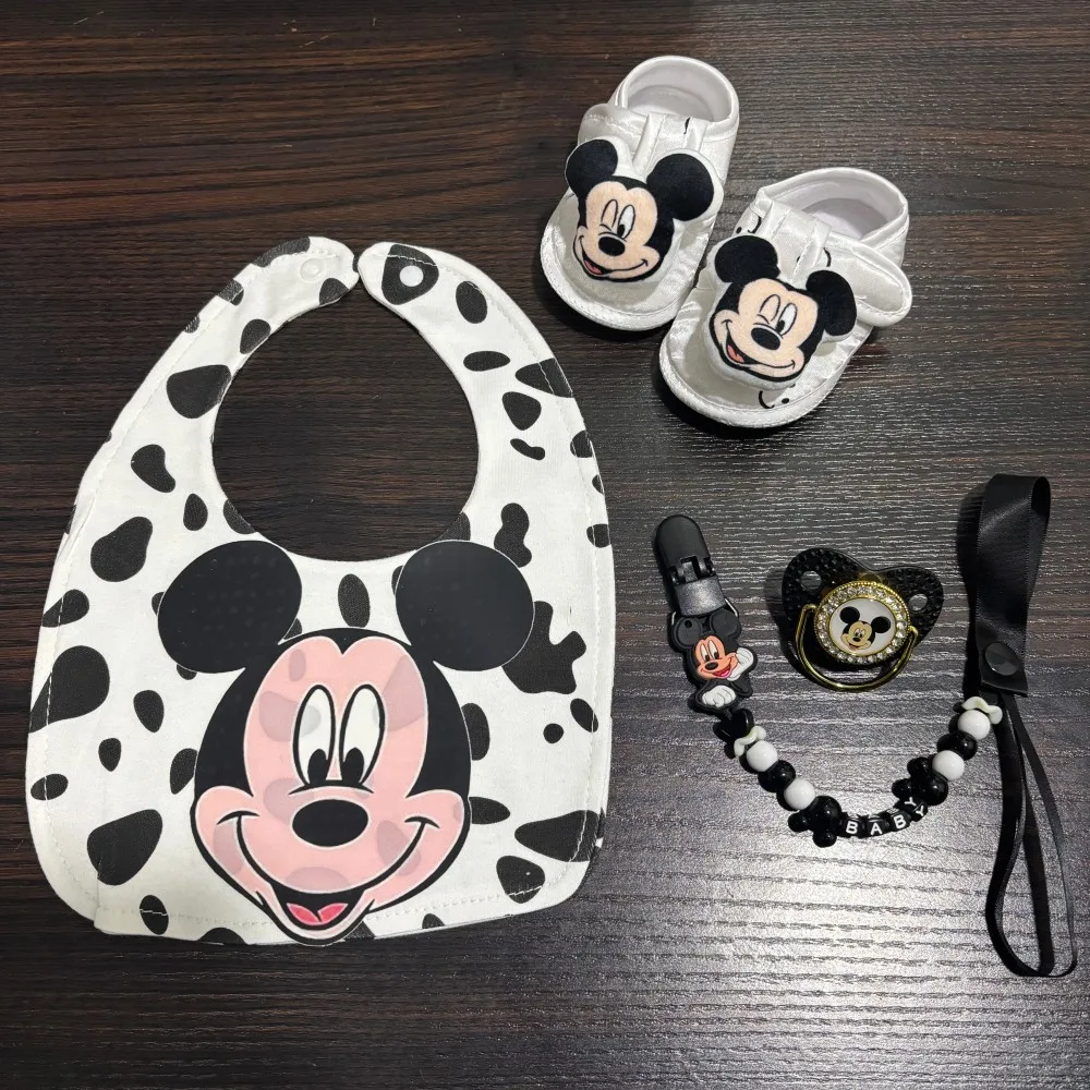 

Shiny baby pacifiers and pacifier holders baby bib baby shoes unique baby gift suitable as a gift for babies aged 0 - 6months