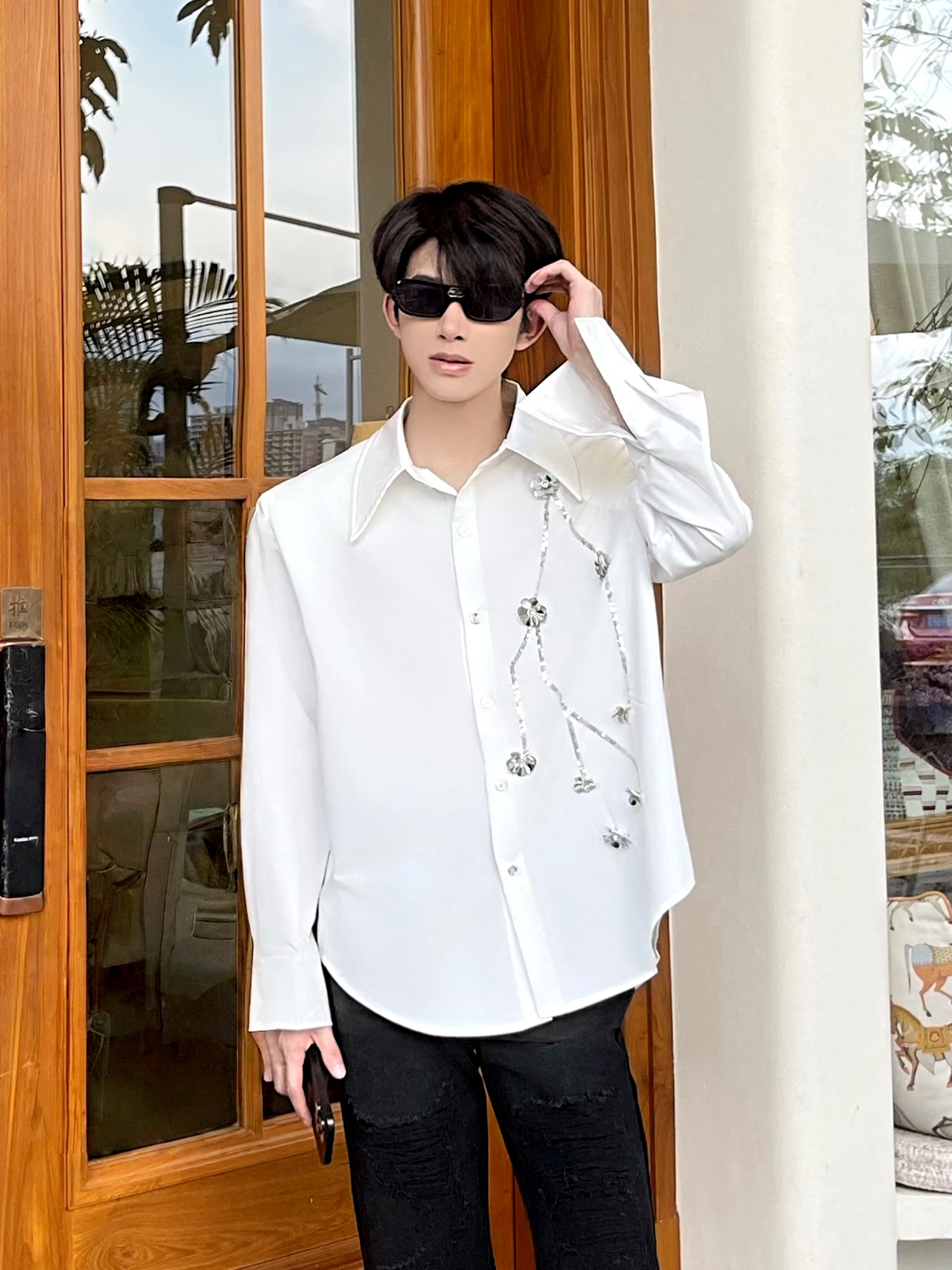 2025 جديد الصناعة الثقيلة مطرزة ثلاثي الأبعاد زهرة سوداء قميص طويل الأكمام المألوف العصرية الرجال العصرية قميص فضفاض #4