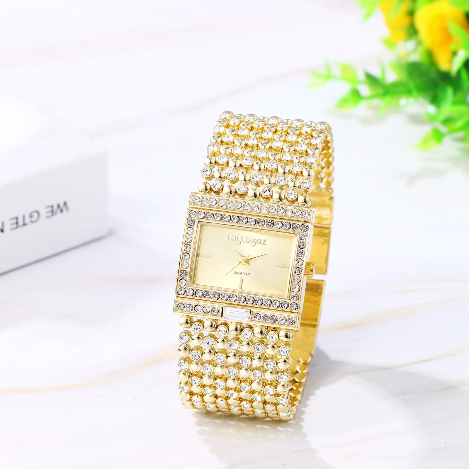 LANCARDO Women's Quartz Detachable Diamond Watch Bar Dial Bracelet Exquisite Fashion Watch Women's Casual Watch