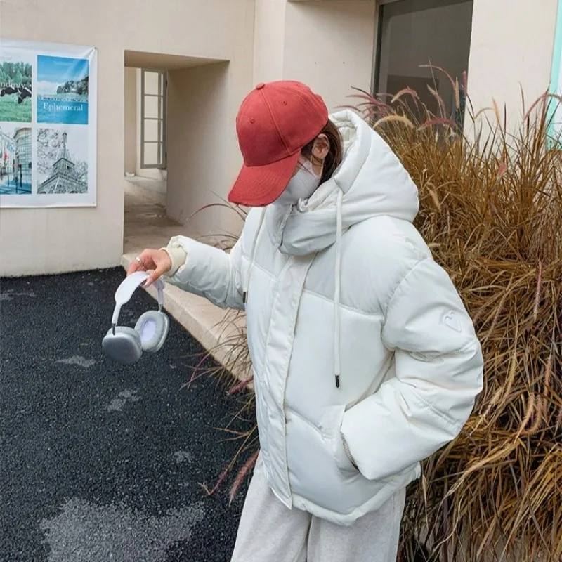 新しい韓国風グレーのハート型ショートダウン綿入りジャケット、冬の女性用学生用プラスサイズカップル用ブレッドジャケット