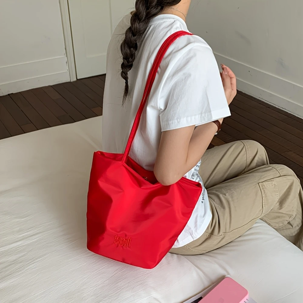 Bonbonfarbene Schultertasche aus Nylongewebe, Damen-Handtasche mit großer Kapazität, lässige Pendeltasche, Handtasche – Detail 2