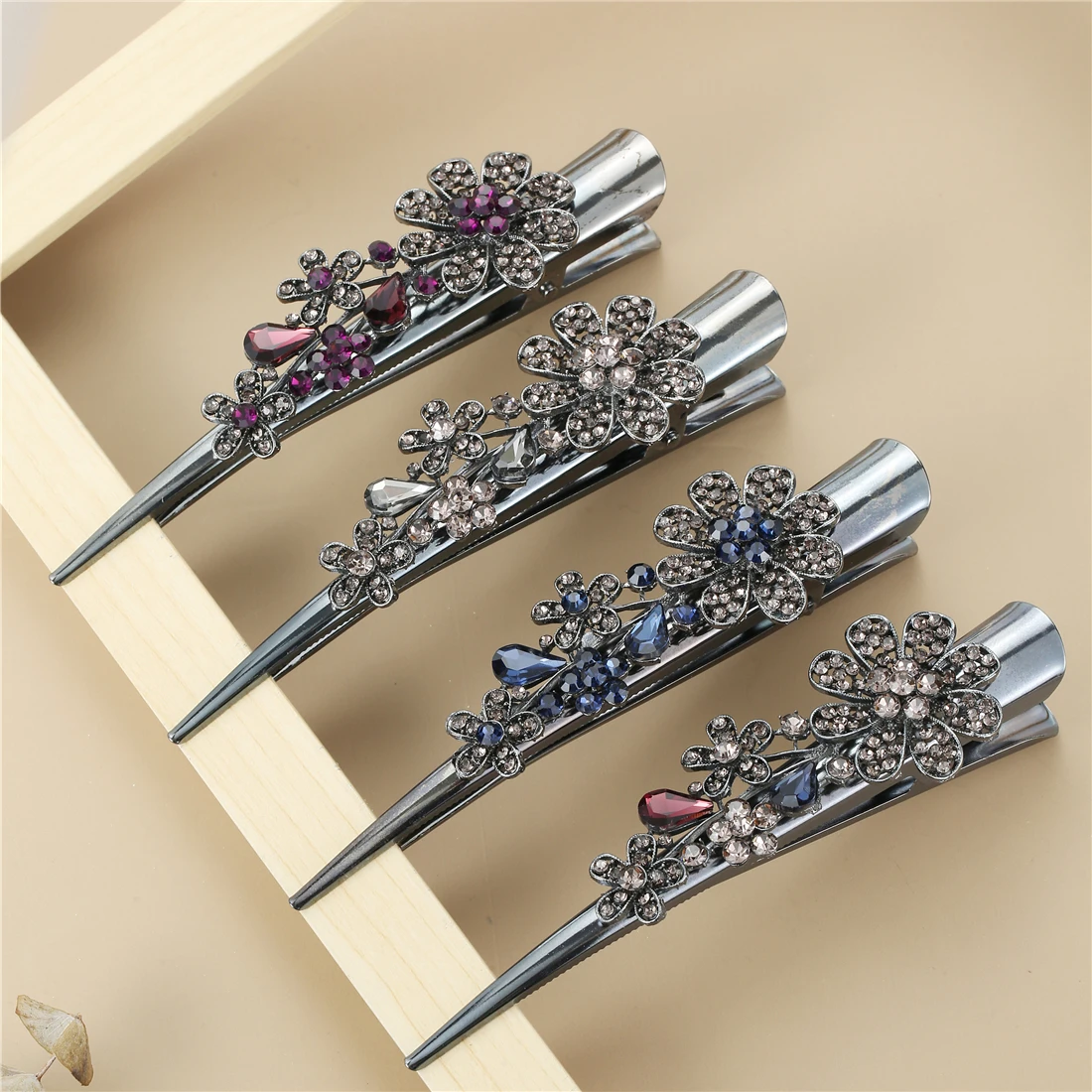 

Retro Dark Flower Rhinestone Hair Accessory for Women, with A Large Duckbill Clip for Hair on The Back of The Head