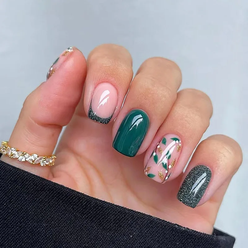 24Pcs Reusable Fake Nails Short Square Head Press on False Nails with Green Leaves Design Wearable Full Cover Nail Art Patches