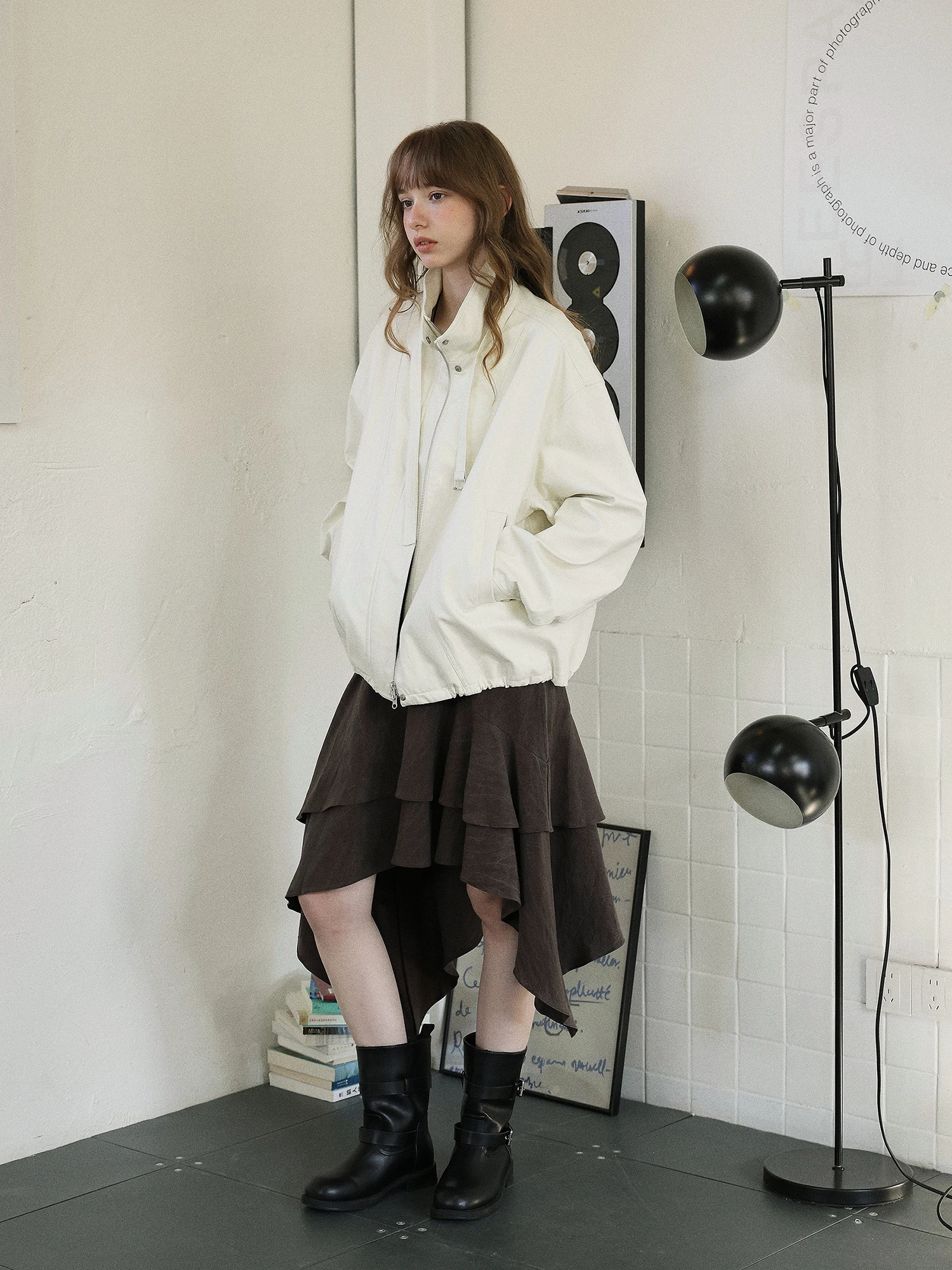 Jaqueta Casual de Couro PU Ecológico com Estrutura Simples e Design Matelassê, Comprimento Longo e Fecho de Zíper