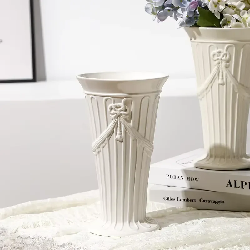 French Style Handmade Ceramic Vase Embossed Design Hydroponic Flower Holder Home Decor Dried Flower Arrangement with Clip