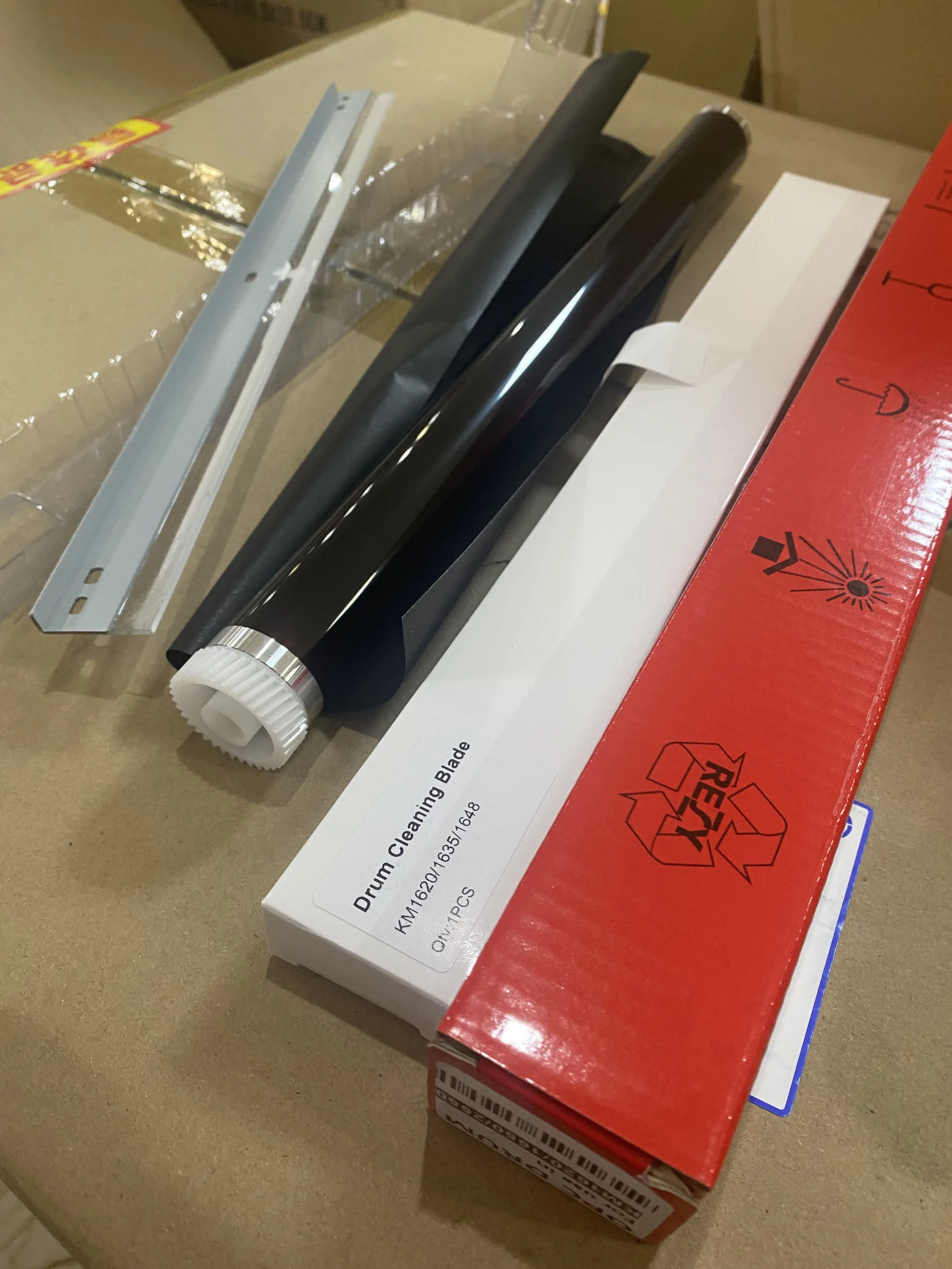 

1 комплект. Барабан OPC для копировального аппарата + чистящее лезвие TK410 для Kyocera KM1620 1635 1650 2020 2035 2050 2550 1648 Цилиндрический барабан