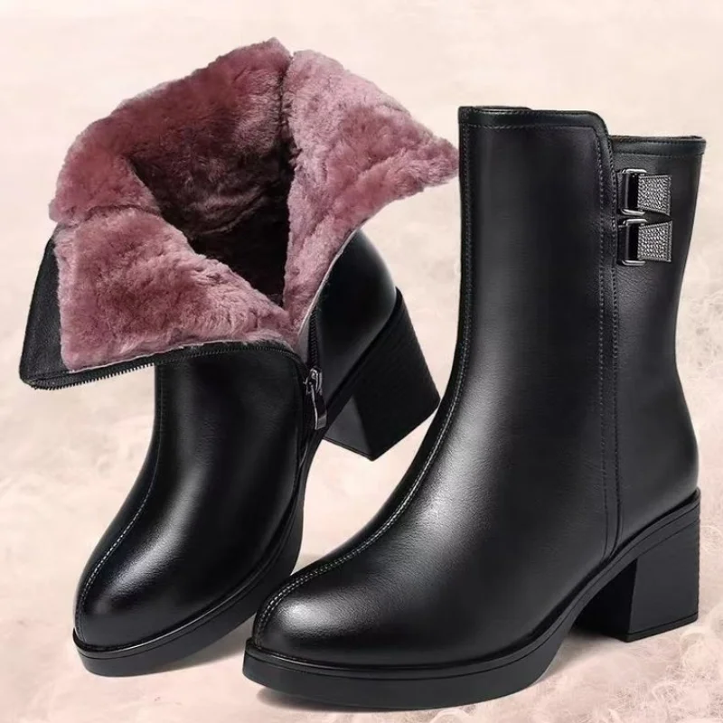 Botas de invierno acolchadas de algodón para mujer, de piel suave y afelpada, botas largas cálidas de tacón alto con pelo, botas de media caña para montar a caballo, cómodas.