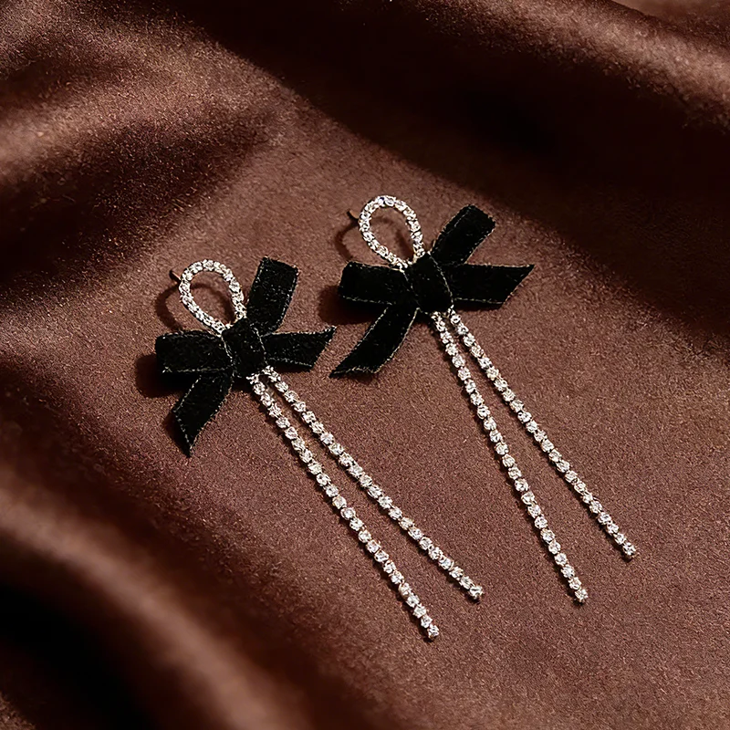 2026 Neues Design Schwarze Samt-Schmetterlingsohrringe mit Strass-Quasten, Vintage-Modeschmuck für Damen, Trendiges Party-Accessoire – Detail 5
