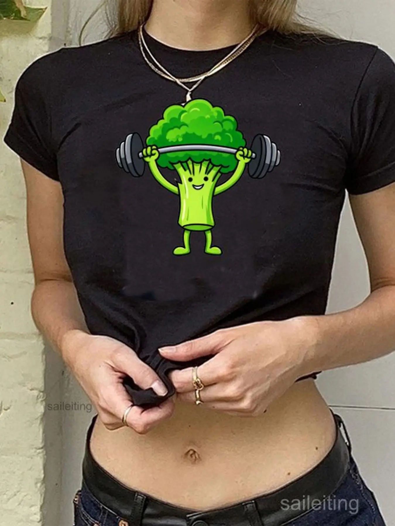 Funny Green Broccoli Lifting Barbell Crop Top T-Shirt Women's Short Sleeve Cartoon Graphic Streetwear Harajuku Style Casual T