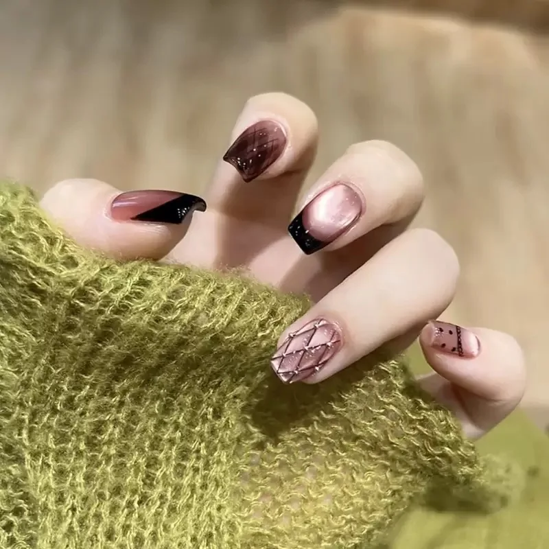 24Pcs polar lights Round Head False Nails Glitter Design Fake Nails Short Press on Nails Full Cover Nail Tips Manicure Tools