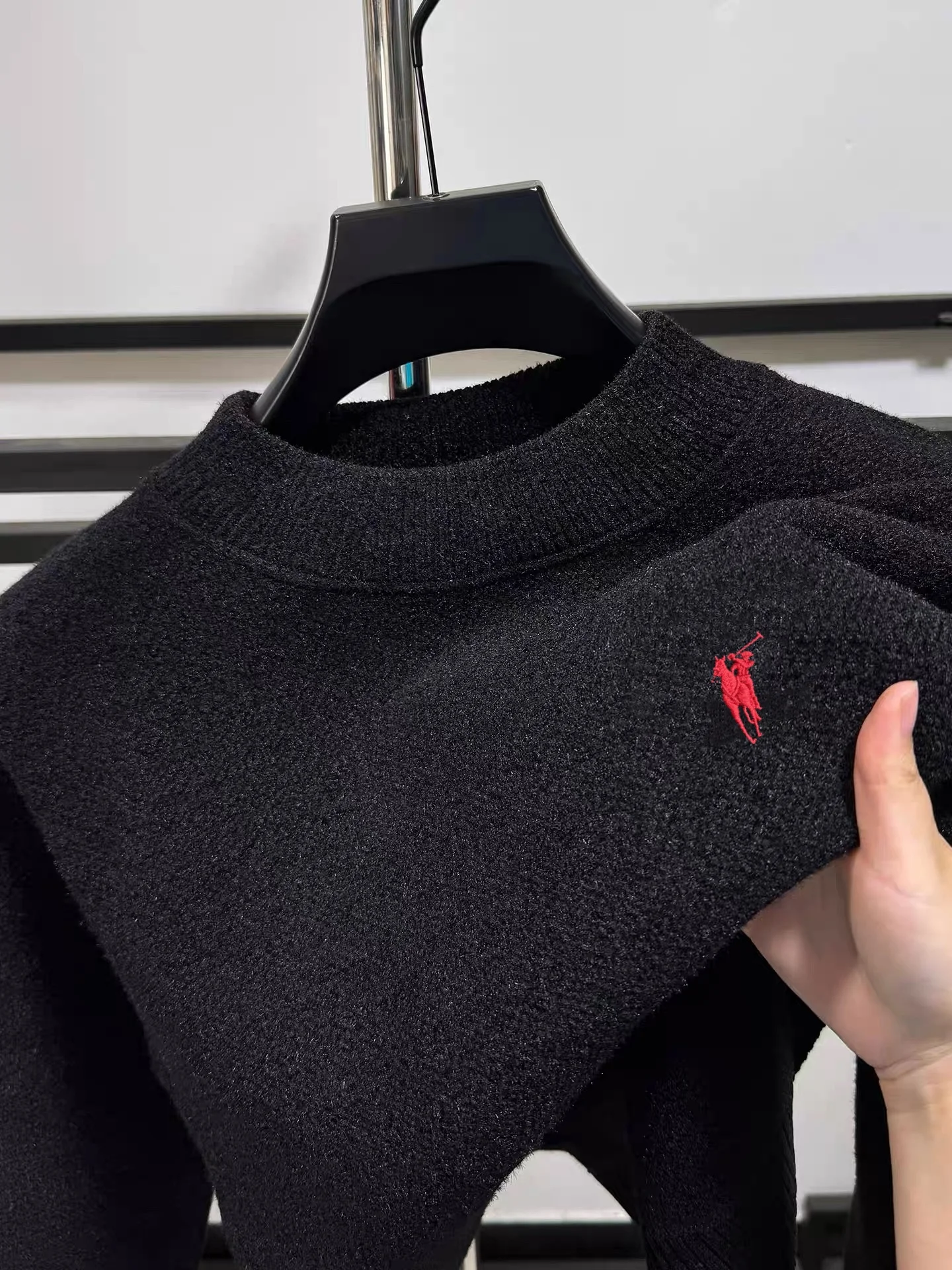 

High end brand velvet men's new designer fashion exquisite pony embroidery winter thick warm round neck top Paul knitted sweater