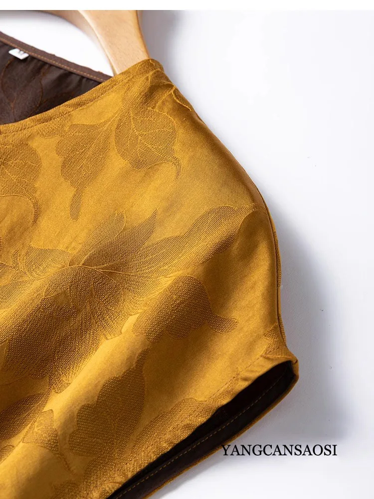 2025 المرأة الصيف الجديدة تنفس 100% التوت الطبيعي الحرير عبق سحابة الغزل الفني الجديد النمط الصيني زر الذهب