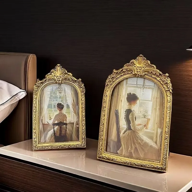 

French living room bedroom ornament light luxury hanging picture frame sofa bedside decoration simple photo frame birthday gift