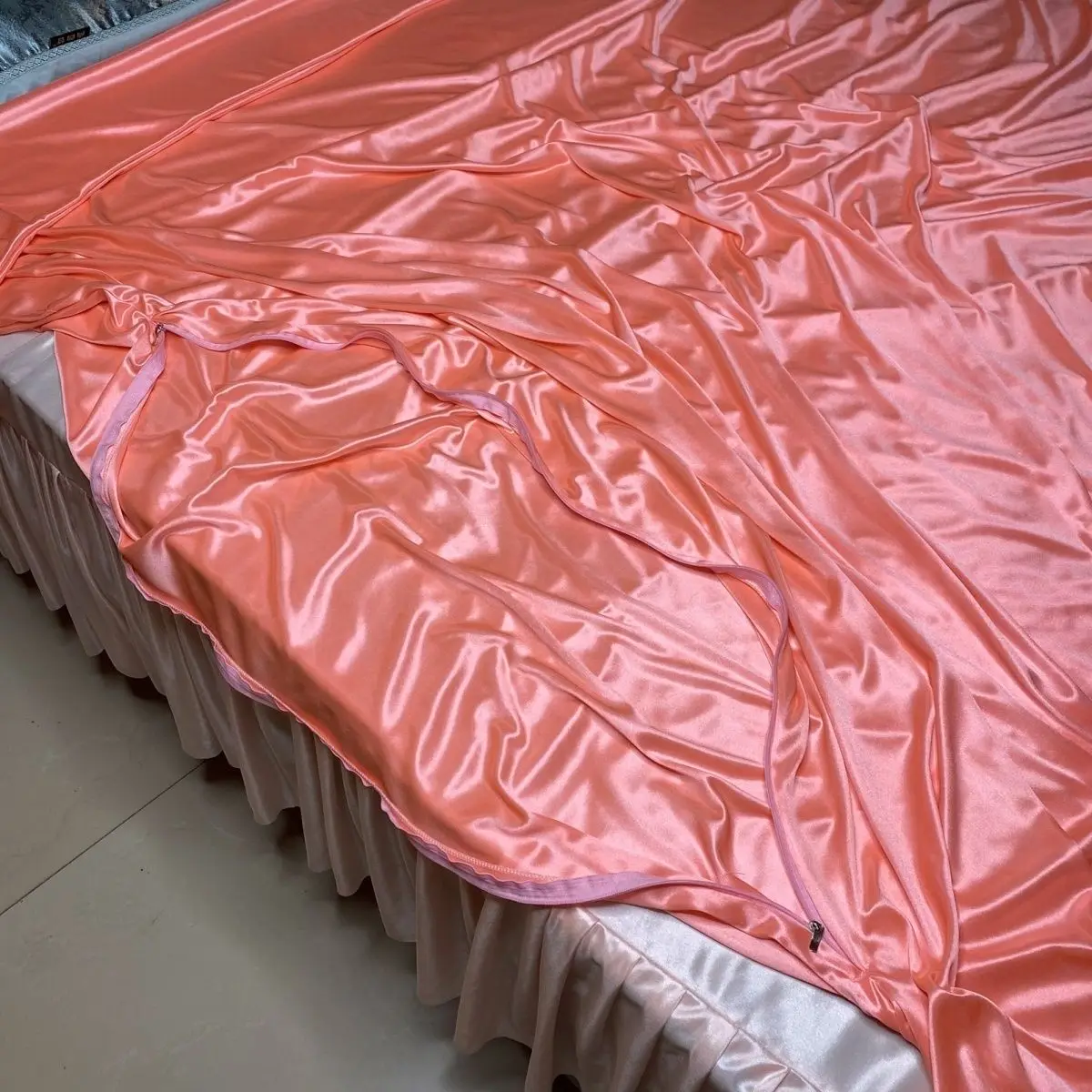 

No Pillow Cover 71*79in Glossy summer satin silk cover with zipper Double side Ice cool bedspread home bedding