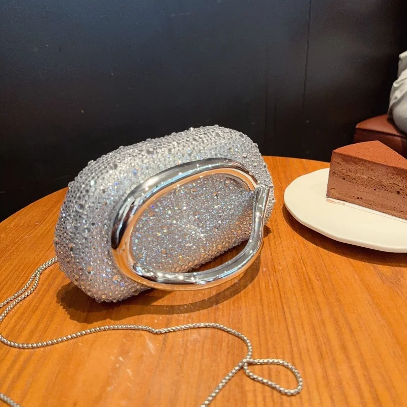 حقائب يد مسائية أنيقة بمقبض معدني ذهبي للنساء أنيقة فاخرة لامعة مرصعة بالألماس لحفلات الزفاف وحقائب كتف