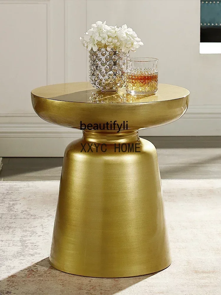 Golden Bijzettafel Kleiner Tisch Creative Mini Design Italian Light Luxury Sofa Rand Metal Corner Table
