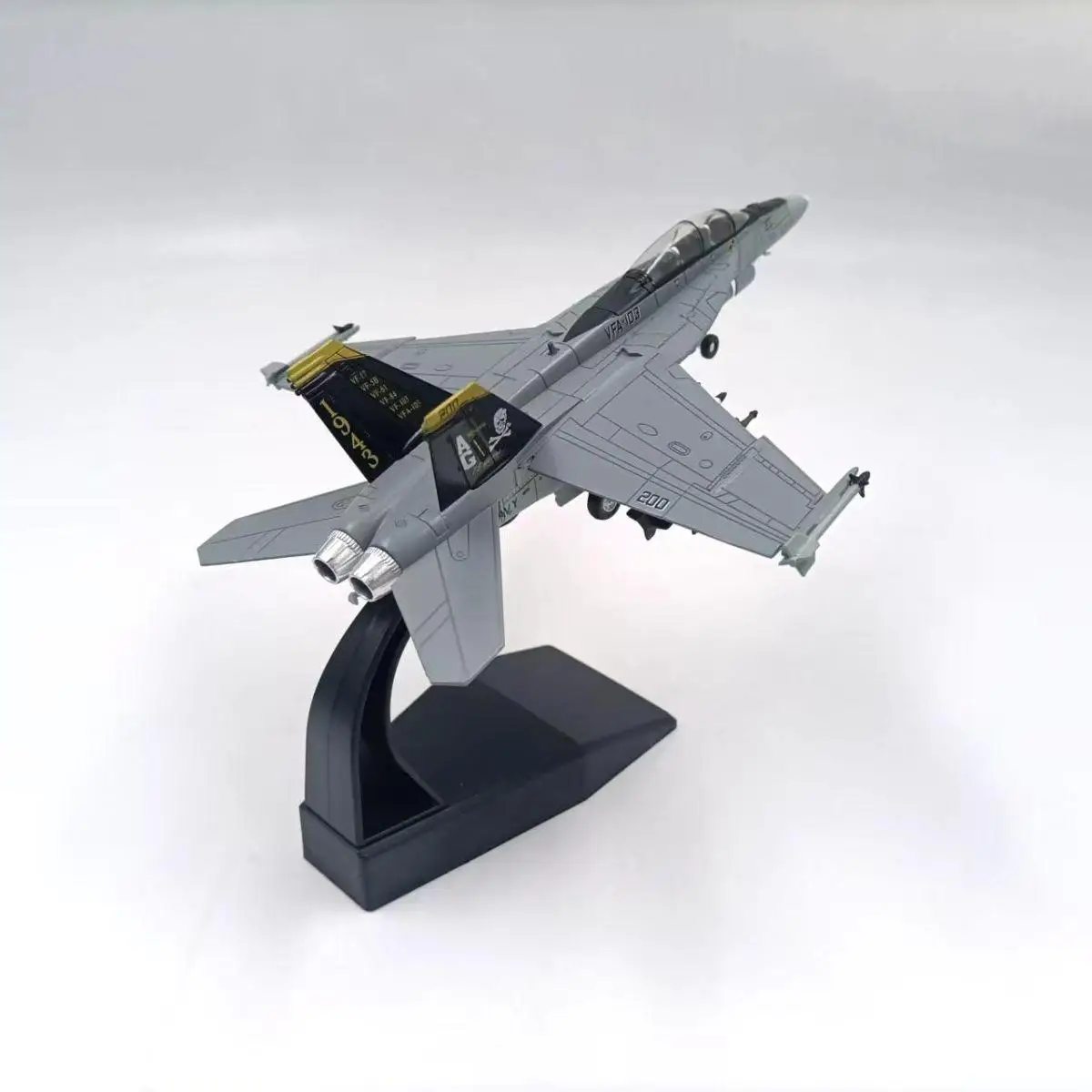 

Литой под давлением масштаб 1:100 F/A-18F истребитель AMER, модель самолета из сплава, Коллекционная игрушка, подарок, сувенир, украшение для дисплея