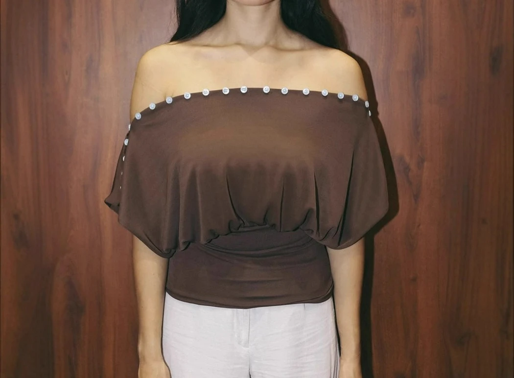 2026 Spring and Summer New Buttons A Variety of Ways To Wear Off-the-shoulder Diagonal Collar T-shirt