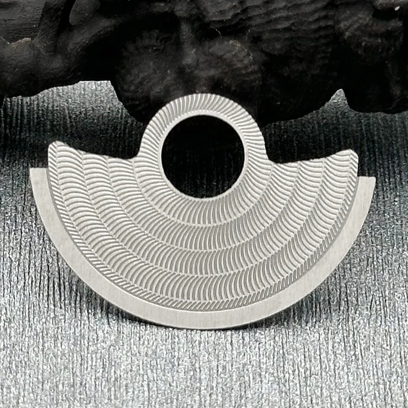 61 verschiedene NH35 Automatik-Rotor-Patches im Hammer-Stil aus Metall für NH34, NH35, NH36, NH38, NH39, 4R und 7S Uhrwerke. – Detail 2