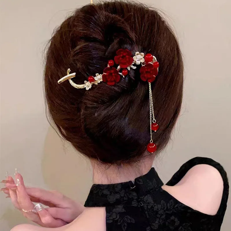 1PC zinc alloy imitation pearl hair ornament, red rose twist clip, high-end elegant headwear, suitable for daily casual wear,