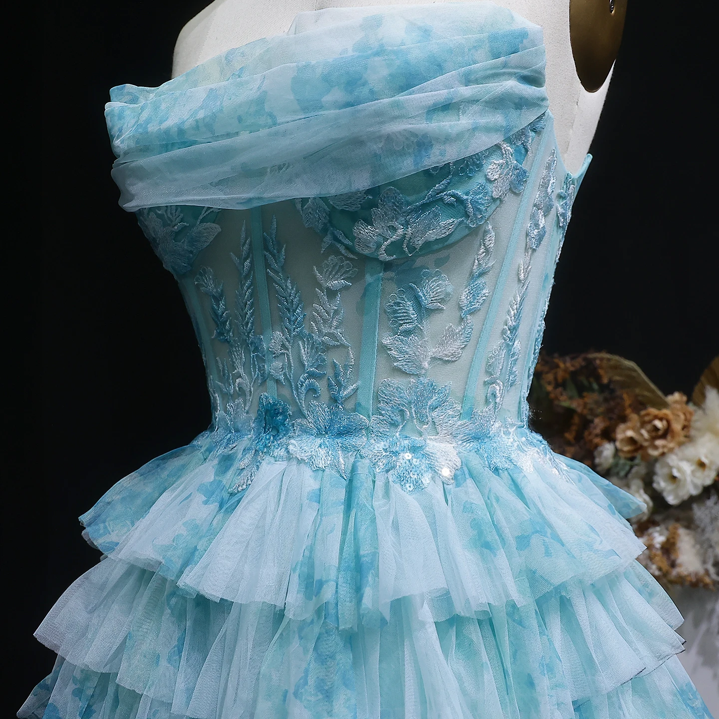 Sharon Said Aqua Trägerloses Blumenverziertes Stufenkleid aus Tüll für Abschlussball, Dubai Sexy Mini-Cocktailkleid, Abendkleid RM133 Maßanfertigung – Detail 8