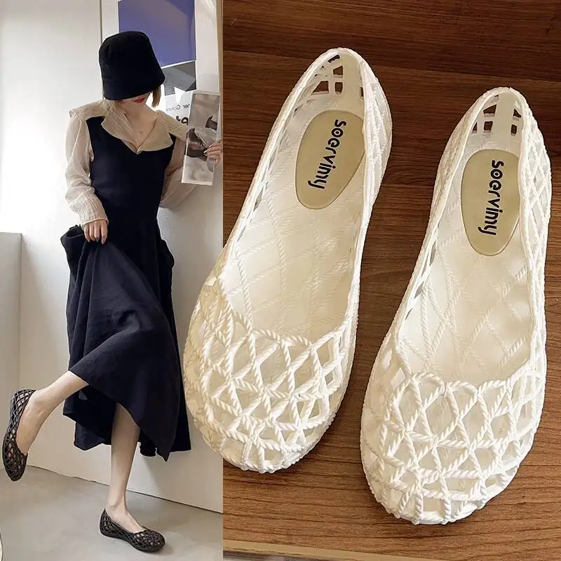 

2026 Summer Breathable Rain Shoes Women Flat Shallow Waterproof Jelly Hollow Mesh Shoes Soft Sole Fashion Beach Casual Sandals