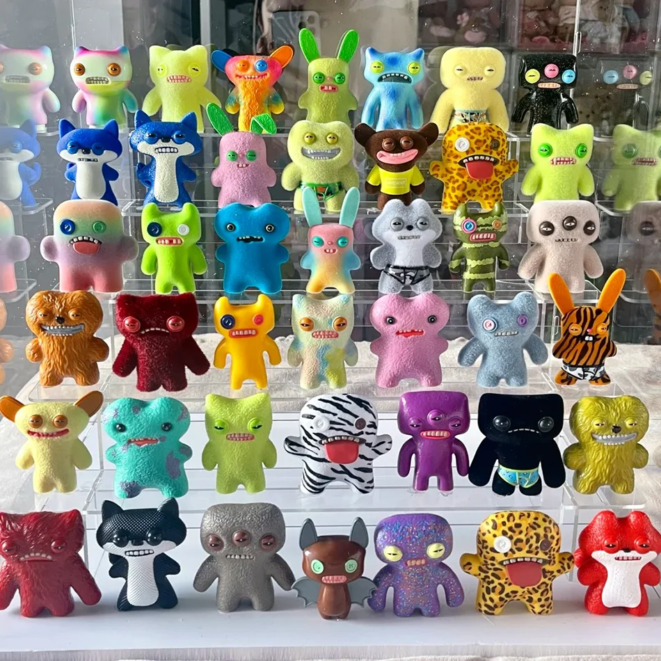 

Подлинная фигурка Fuggler Ugly Monster Tooth Широкоглазый Weirdo Grin Grin Screech V3 Модель Подвеска Случайная коробка Коллекция Модель игрушки