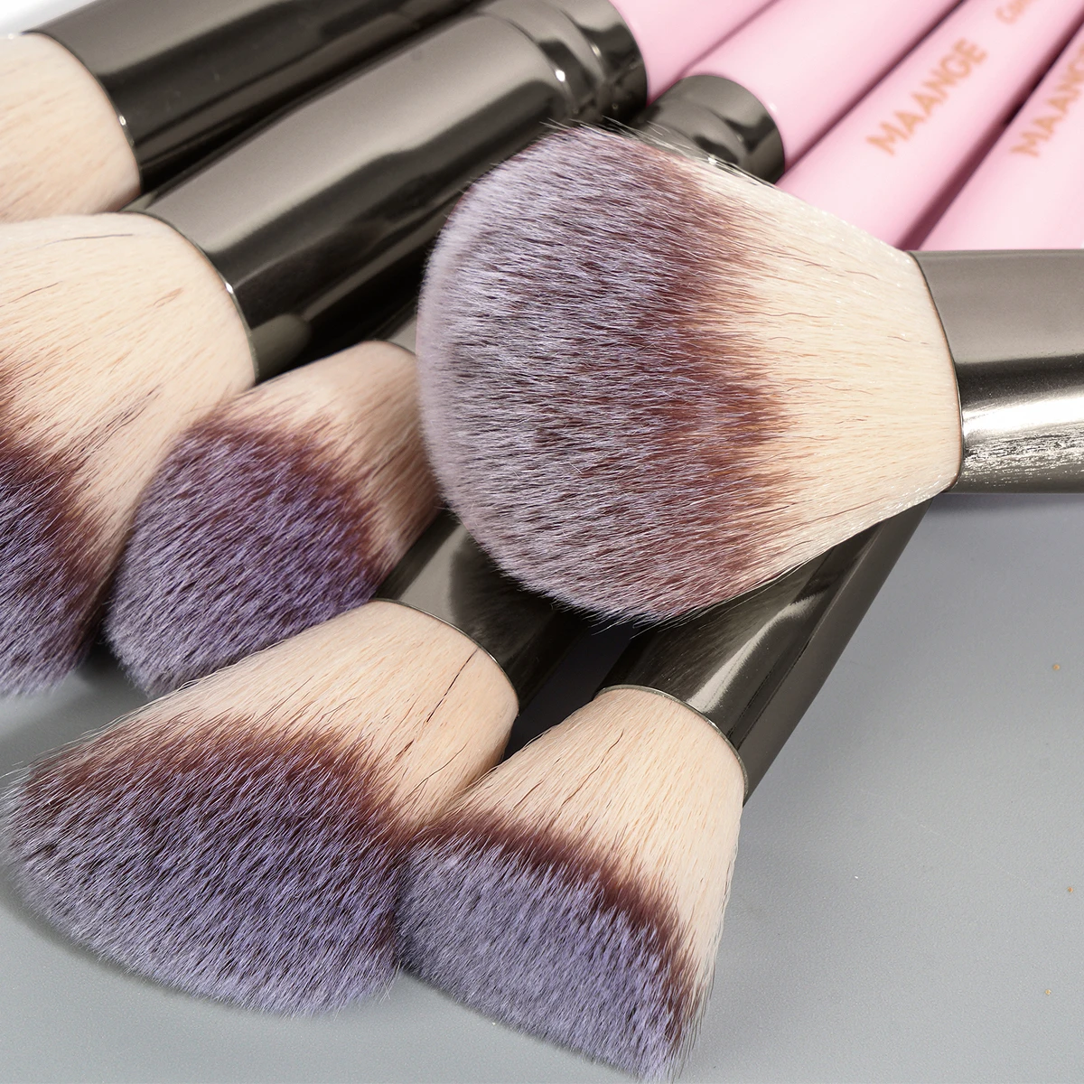 مجموعة فرش مكياج شعيرات ناعمة مع حقيبة تخزين ، فرش متعددة الاستخدامات لبلسم أحمر خدود الأساس ، 30 * لكل مجموعة