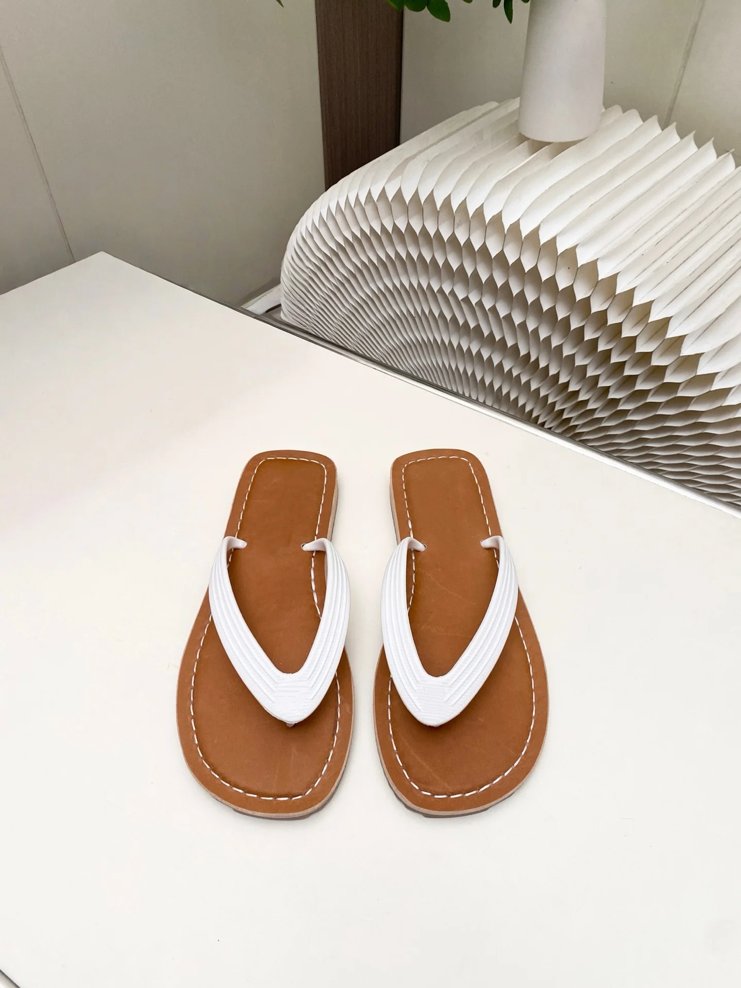

Brand Discount Raffia Flip-flops for Women Versatile One-strap Flip-flops Summer Casual Shoes Beach Woven Sandal Open-toe Sandal