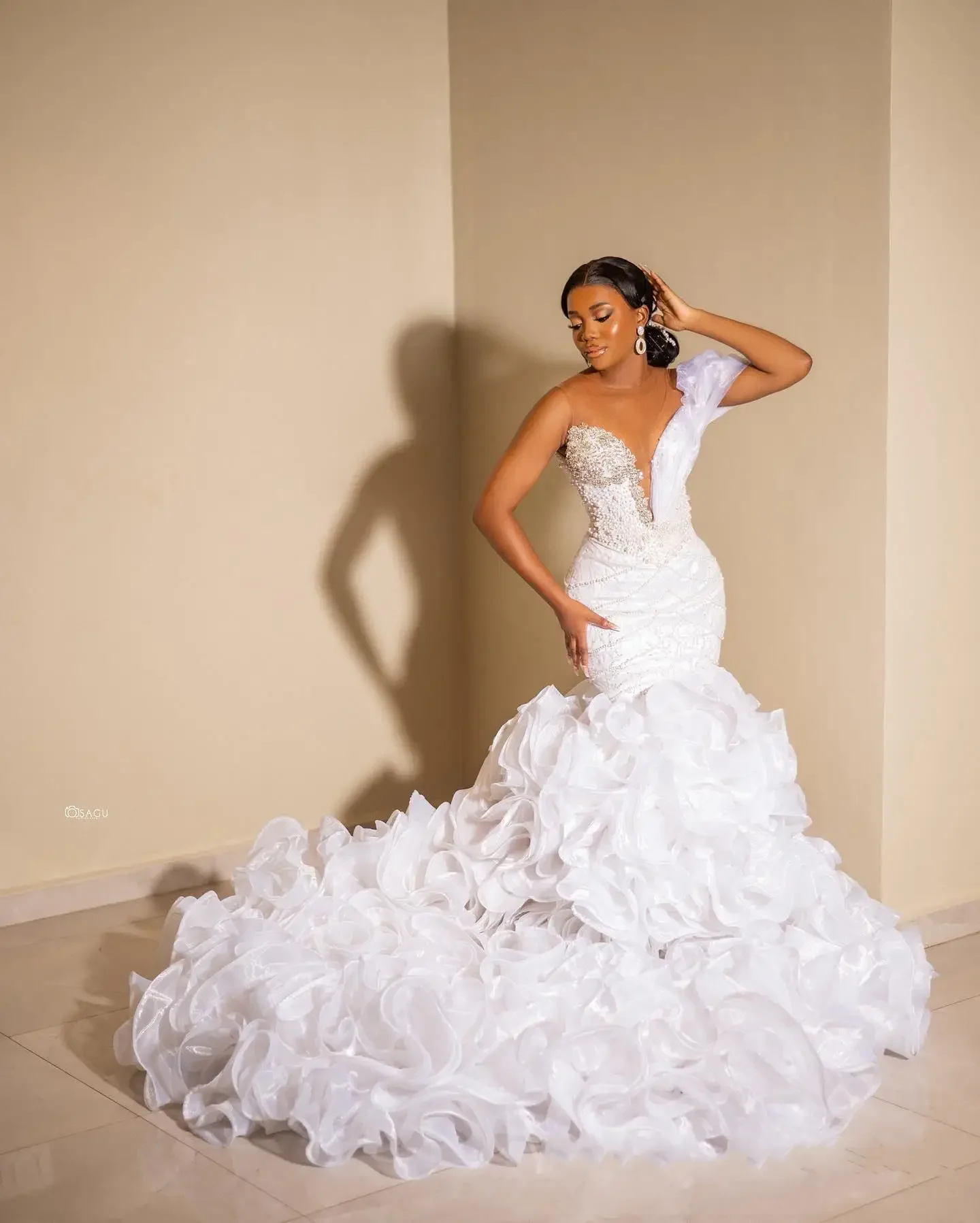 تخصيص الحبيب سباركلي اللؤلؤ حورية البحر فستان الزفاف الجلباب دي ماري الأورجانزا الكشكشة المتتالية ثوب الزفاف