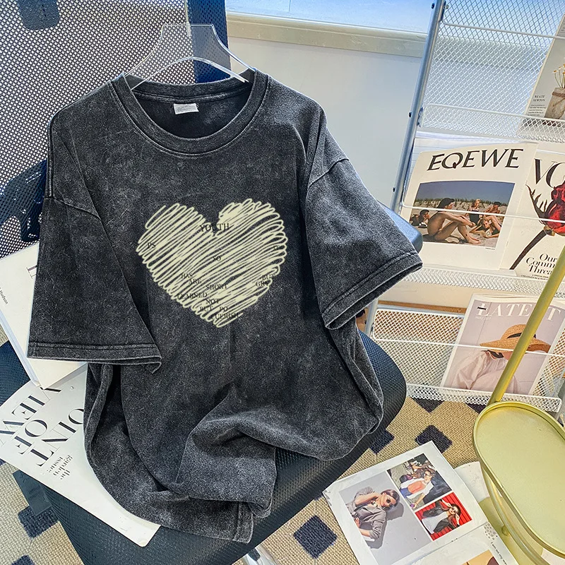 Women's Vintage Washed Black T-Shirt with Scribble Heart Print, Casual Oversized Cotton Tee, Streetwear Aesthetic
