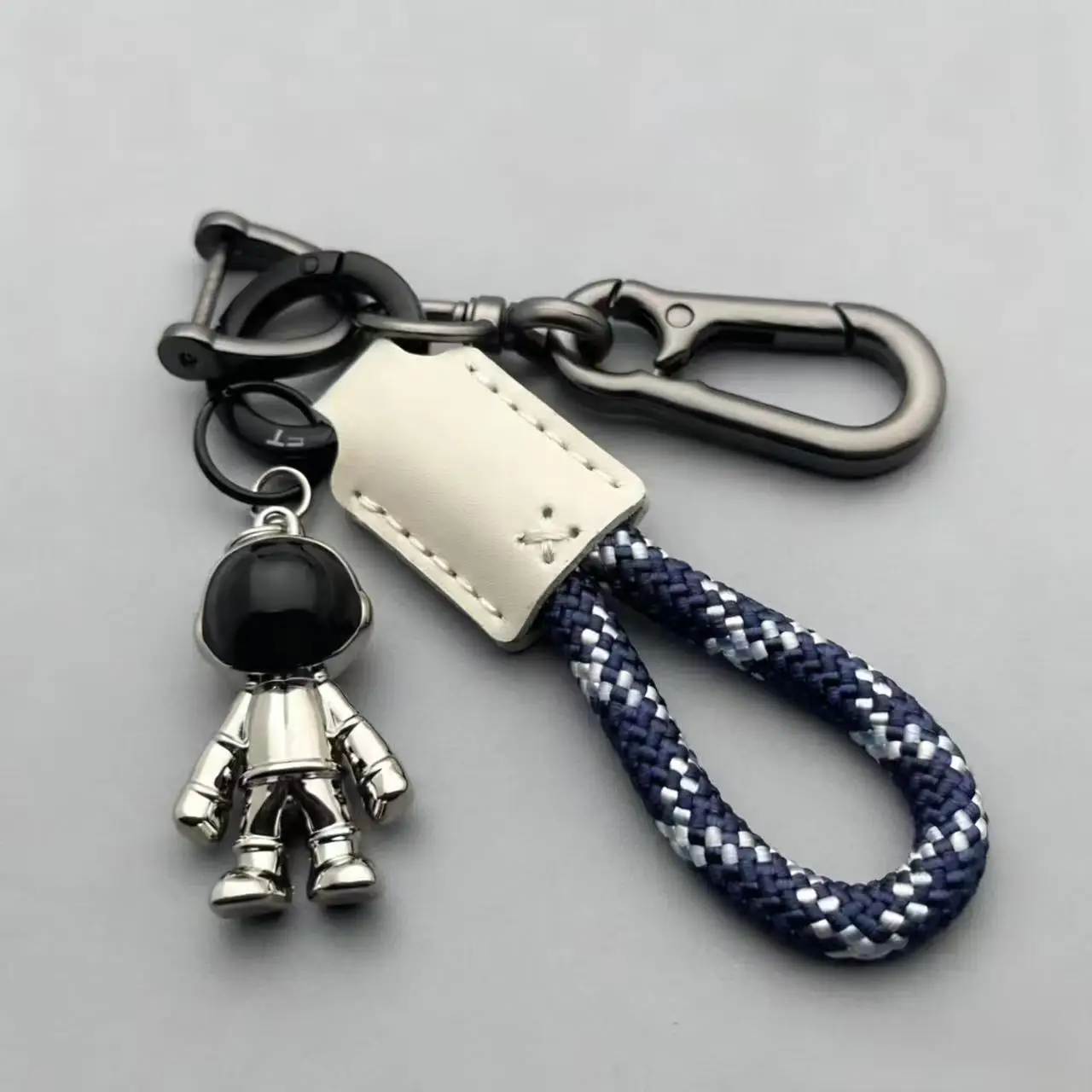 Benutzerdefinierte Name Nummer Cartoon süße Astronaut Auto Leder Schlüsselanhänger personalisierte Logo Schlüsselanhänger Ring geflochten Seil Anhänger Tasche Schlüsselanhänger