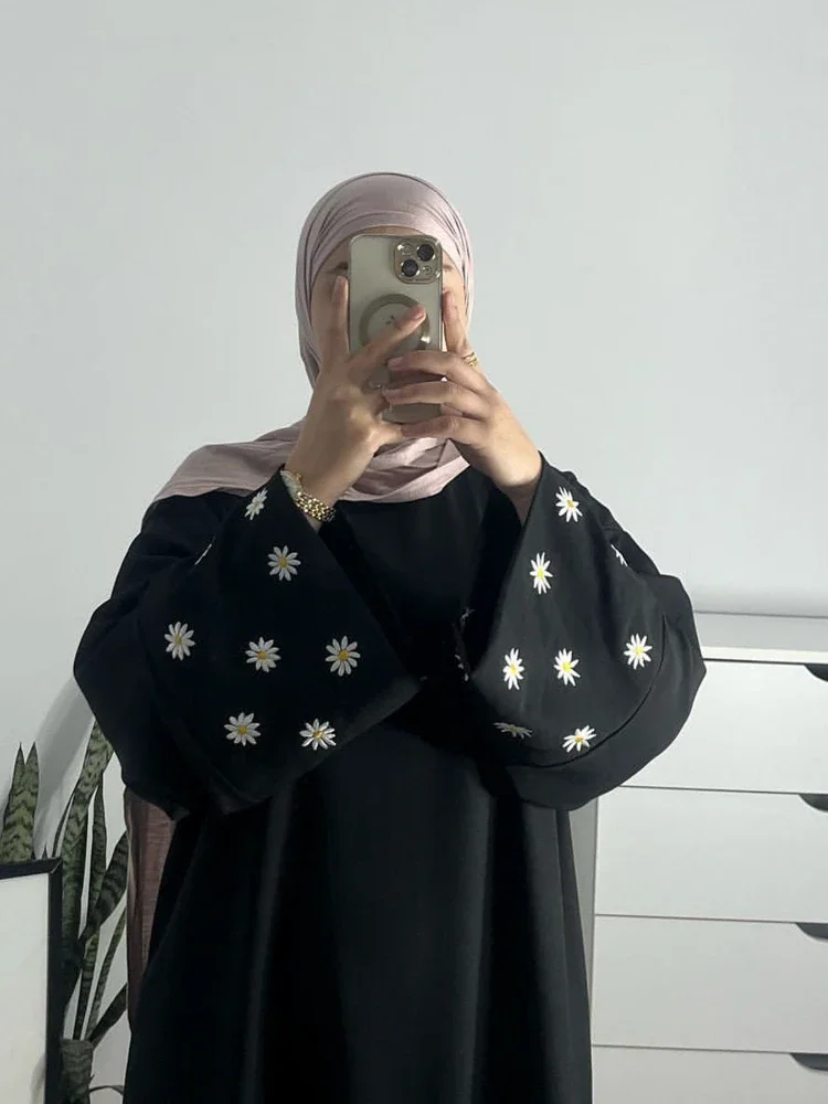 Eid Muslim Dubai Kleider für Frauen Abaya Jalabiya Blumenstickerei Ramadan Marokko Dubai Robe Abayas Kaftan Islam Vestidos 2024