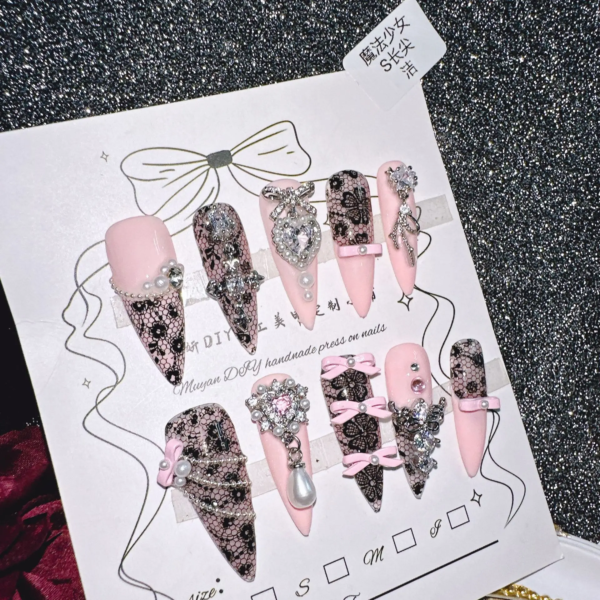 魔法少女レースラインストーンプレスオンネイル、甘くてエッジの効いたロリータスタイルの付け爪、柔軟な樹脂、XS/S/M/L、ロリータ衣装に最適