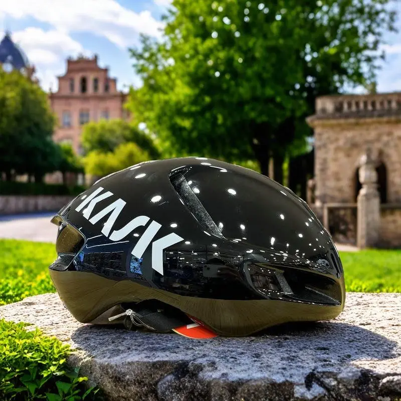 

New high-end version pneumatic road bike helmet mountain bike helmet
