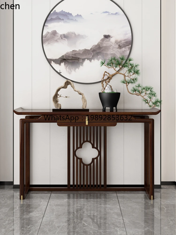 

Барный шкаф из черного дерева, несколько перегородков, входная дверь барного стола у стены, легкий роскошный входной шкаф из массива дерева.