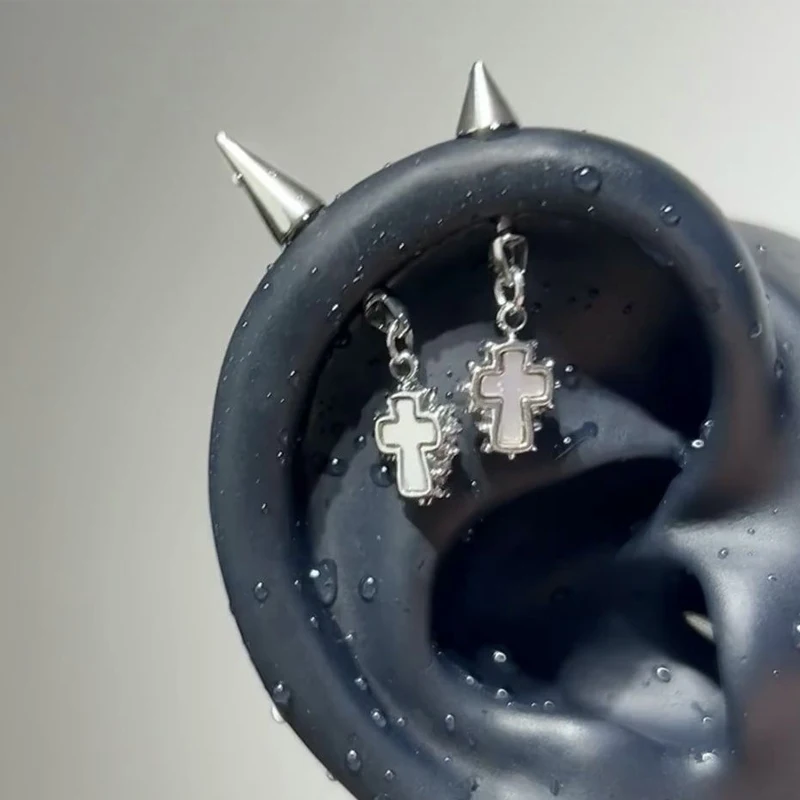 Ювелирные изделия в стиле панк, серьги с заклепками и крестом для женщин, модные корейские геометрические готические серьги, аксессуары в стиле гранж-рок, серьги Ювелирные изделия в стиле панк, серьги с заклепками и крестом для женщин, модные корейские геометрические готические серьги, аксессуары в стиле гранж-рок, серьги