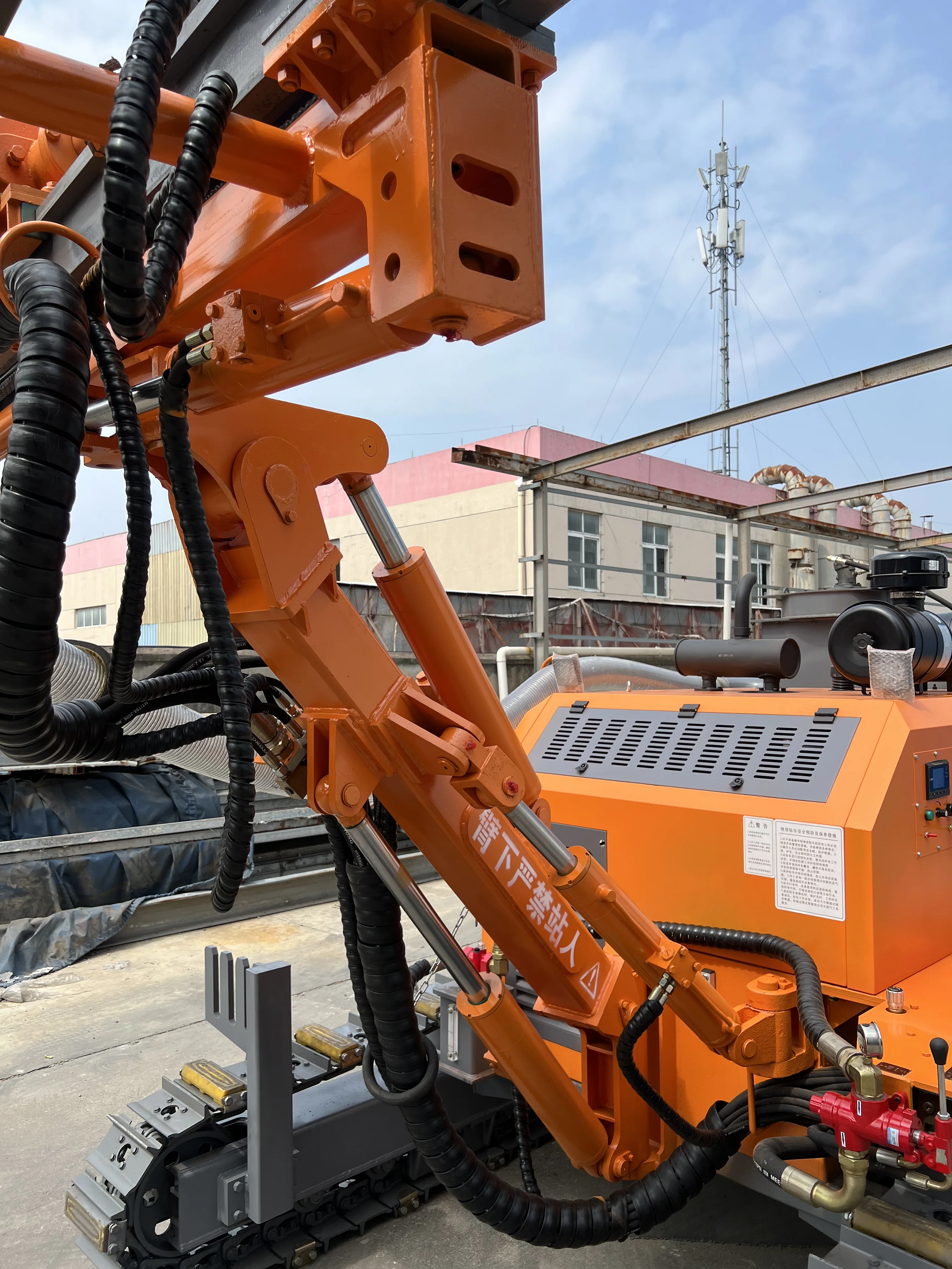 Tracked Down The Hole Drill Ri - đánh giá và giá Heavy Equipment Working