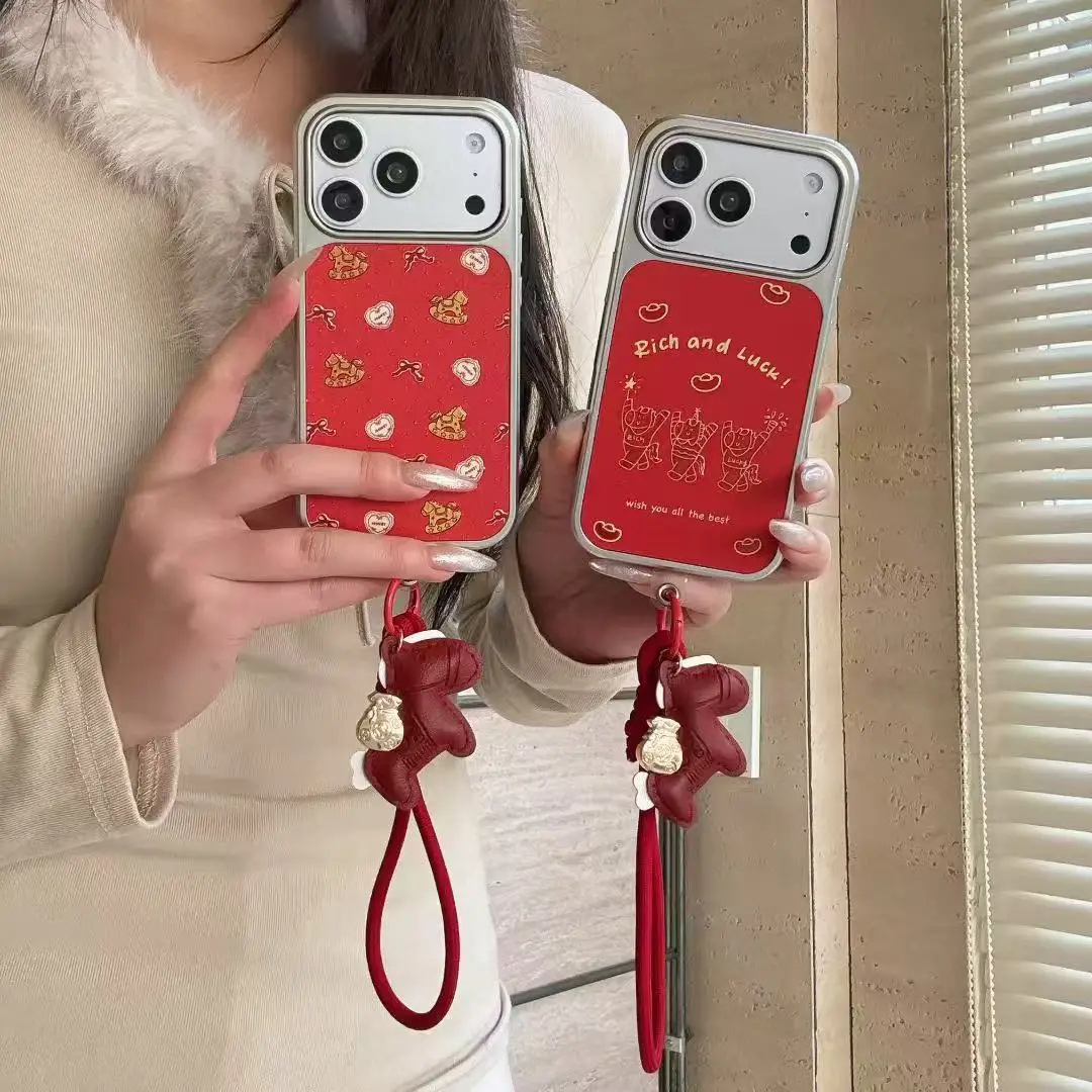 

Red polka dot horse-shaped phone case with lucky patterns. This horse-shaped phone case is suitable for the iPhone series cases
