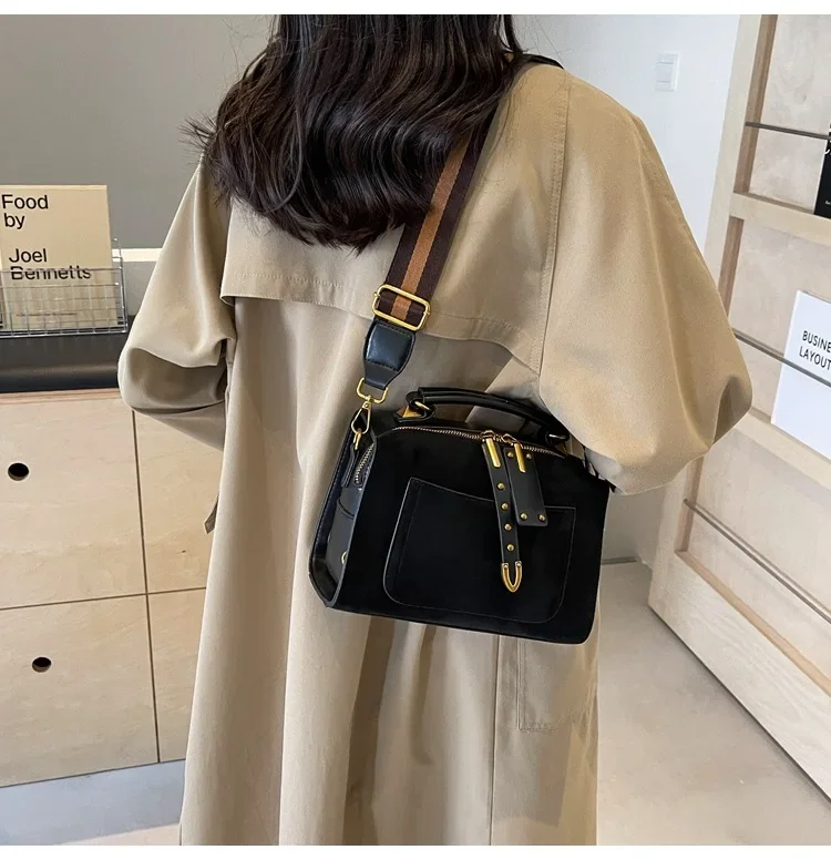 2024 New Suede Women\'s Bag with High Texture and Aesthetic Value Retro Crossbody Bag Fashionable Versatile Portable Shoulder Bag