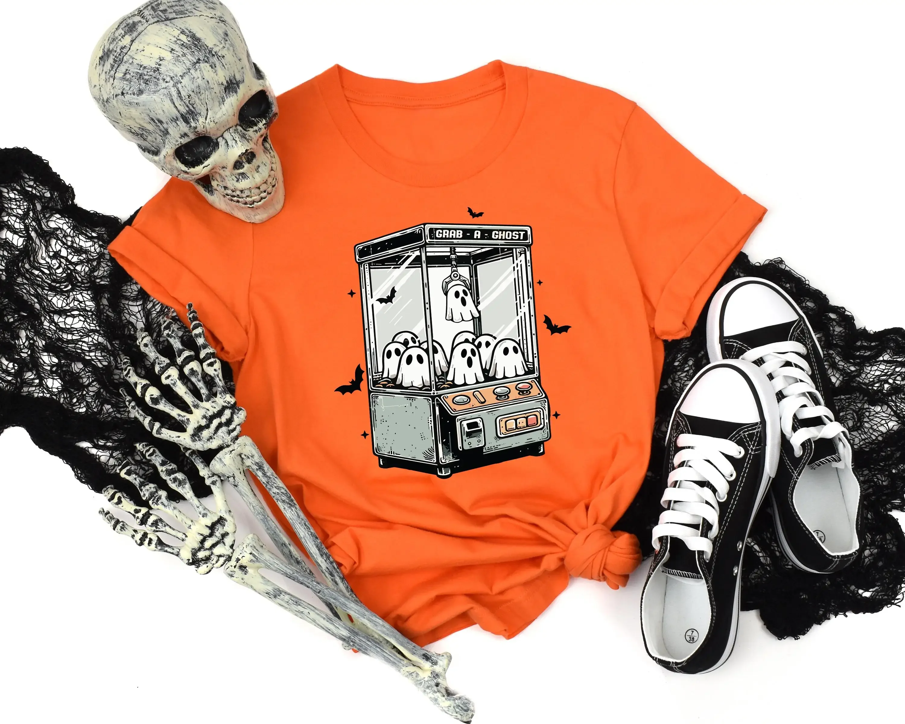 Grab a ghost Claw Machine T Shirt Vintage Halloween Arcade Cute Ghosts Bats Spooky Season