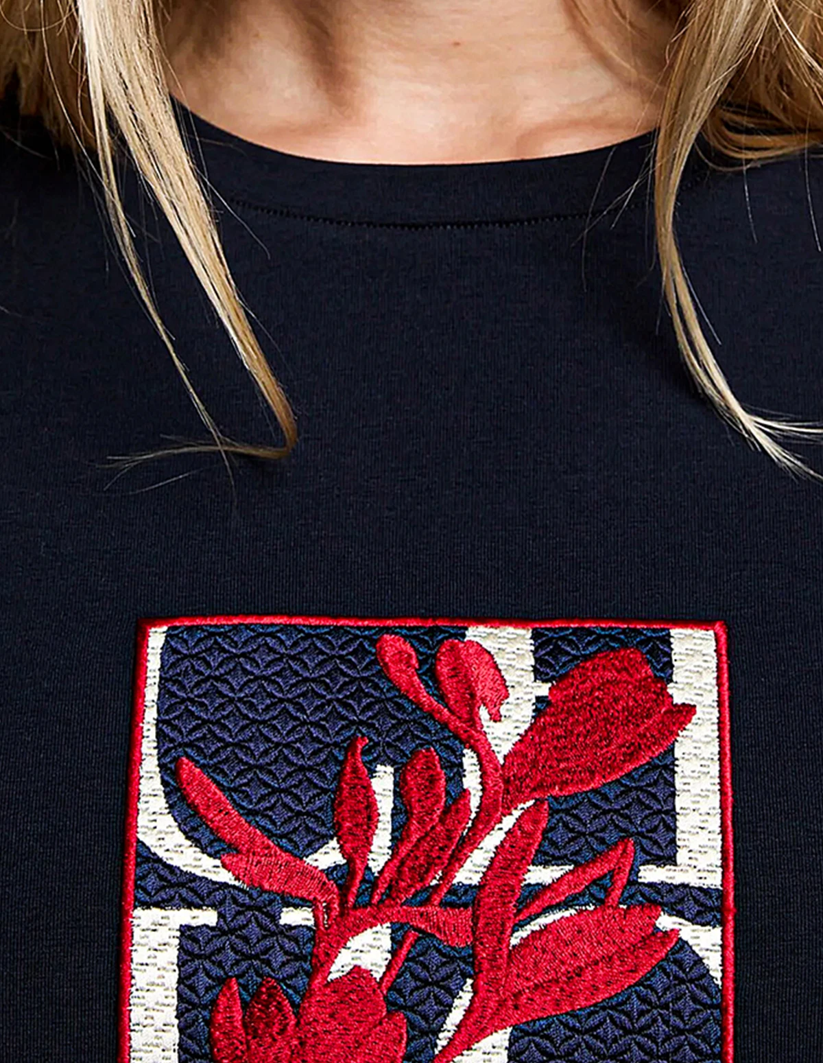 CH Women's Short-Sleeved T-Shirt, with a Round Neckline and Featuring a Red Floral embroidery Design, a Casual Everyday Top 80 Sb273d390c186411e9b17d13542177a4bE