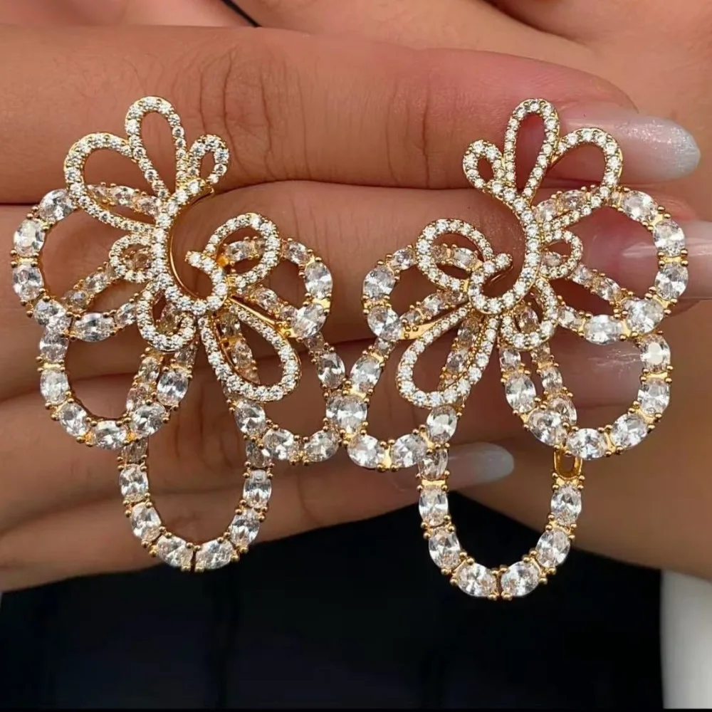 

1 Pair Gold Crystal Filigree Floral Drop Earrings for Luxe Gala Fashion Women's Jewelry Gift for Anniversary