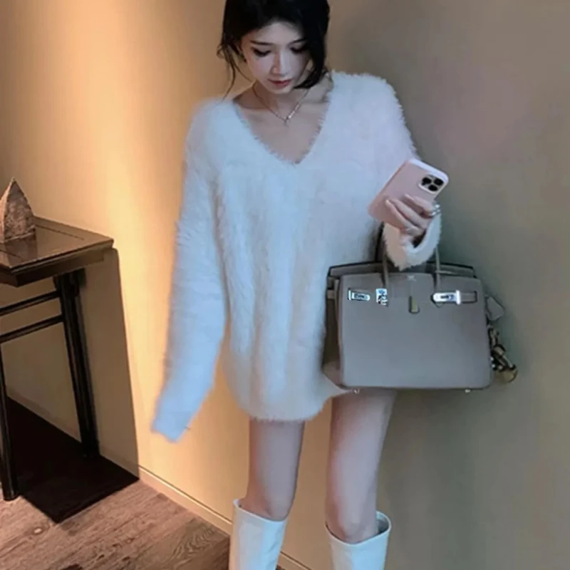 الخريف الشتاء أفخم الخامس الرقبة سترة فضفاضة للنساء شارع العليا شيك الصوفية طويلة الأكمام البلوز سيدة شعر سترة طويلة 2025 جديد