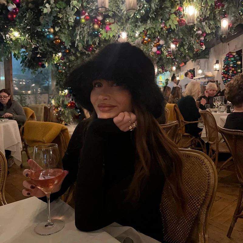2026 Winter Hot Brand Fashion Gradient Faux Fur Bucket Hats Women Thick Warm Fluffy Fox Fur Luxury Panama Fisherman Cap