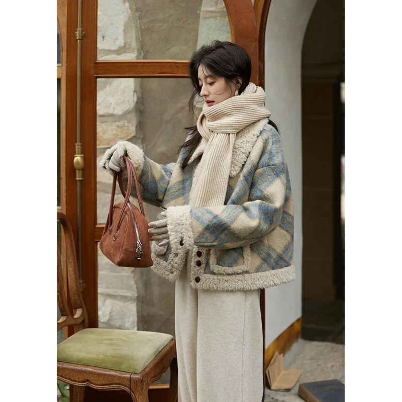 

Women's Lamb's Wool Coat Autumn Winter New Model Grid Woolen Coat Female Splice Long Sleeves Design Sense Fashionable Elegance