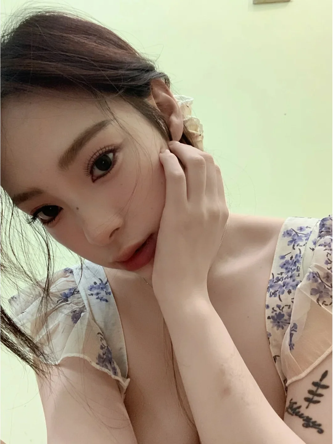 Blumendruck Dr Damen Sommer 2025, New Sle Beach Vaion Taillen-Cinching Ort Rock Low Ne Fly Sve Dres