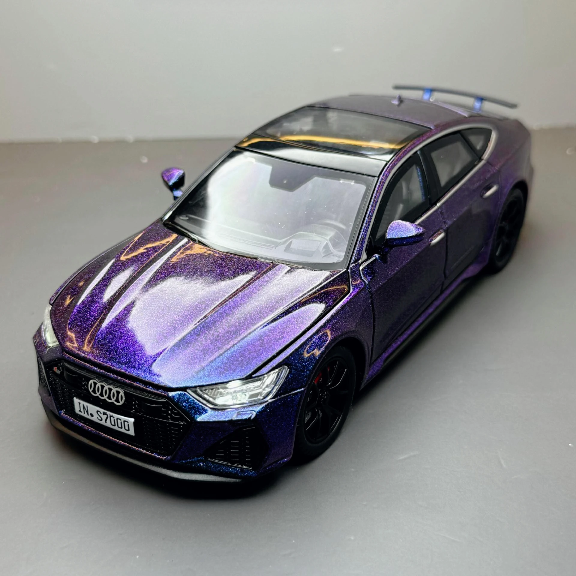 

Модель автомобиля из сплава 1-24 Audi RS7 Black Warrior, звуковая и световая связь, модель игрушечного автомобиля со звуковым эффектом, детский подарок