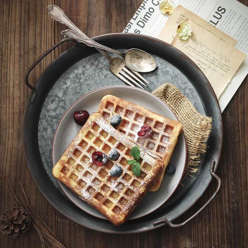 C2 European Retro Metal Plate Dishes With Handle Round Vintage Storage Bread Tray Home Decoration Tableware Dinner Plates Sets
